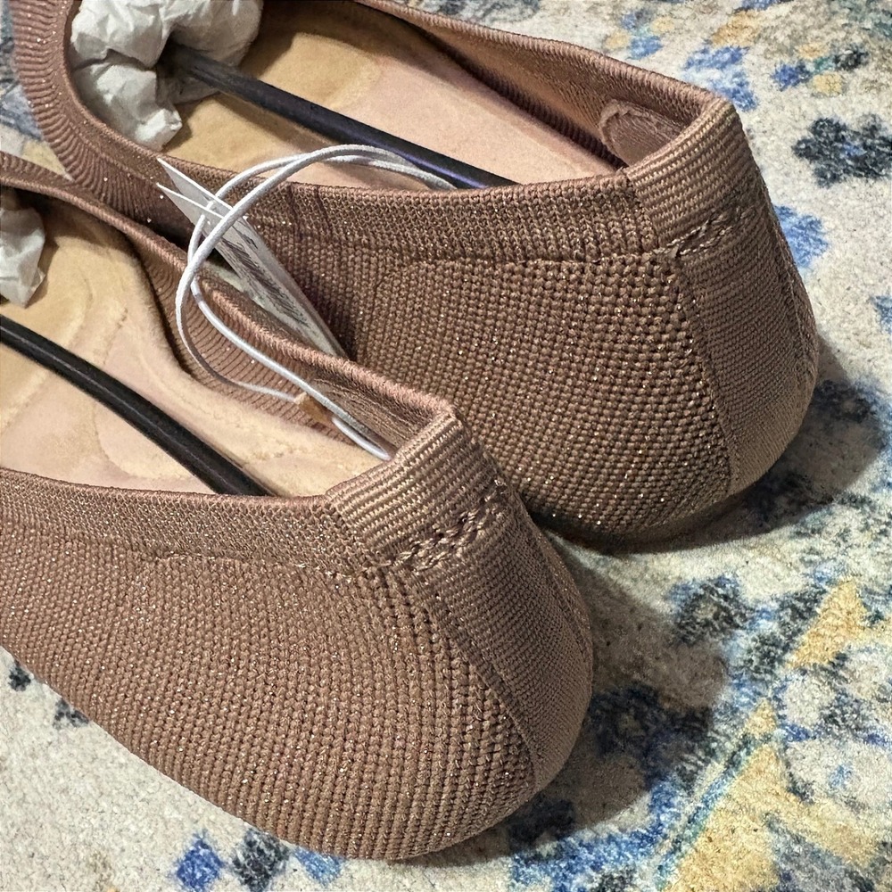 NWT Old Navy Textured Knit Pointy Toe Ballet Flats in Cocoa Fawn Metallic Size 8 - Picture 7 of 13